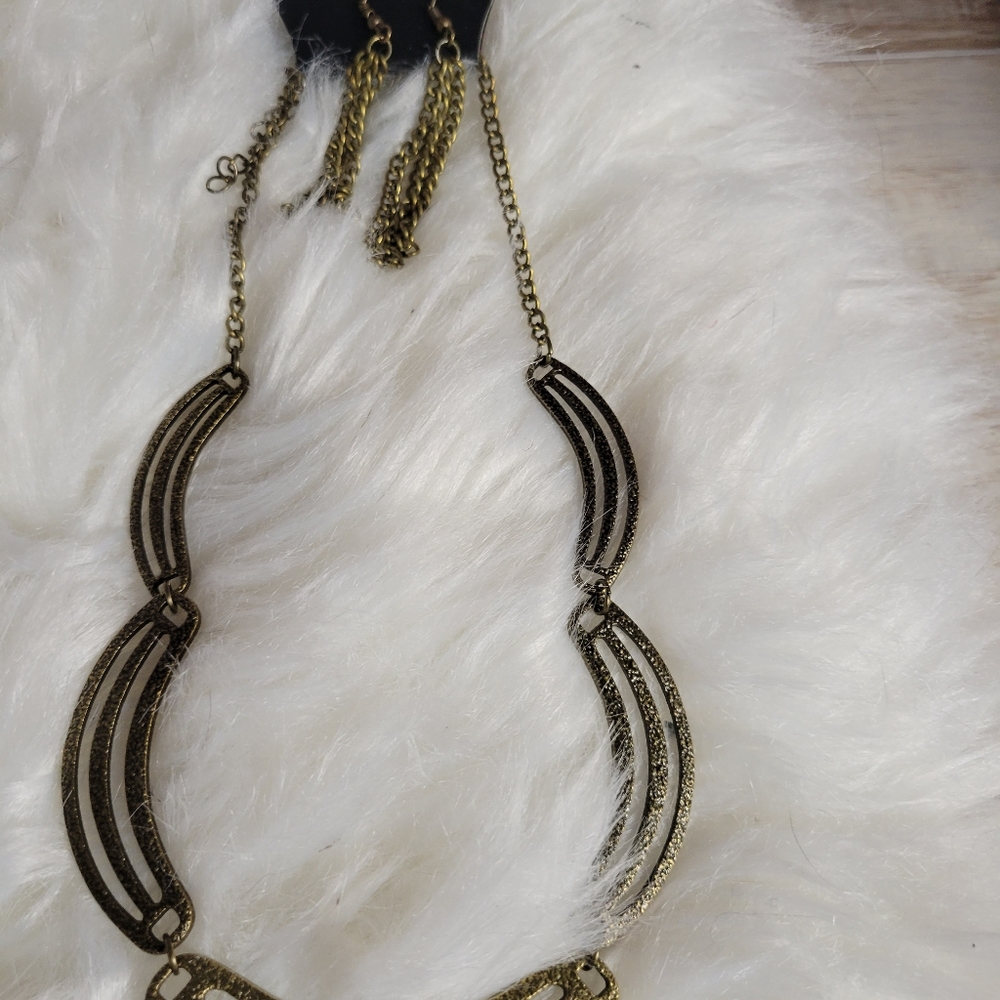 Jewelry - Picture 2 of 6